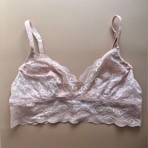 B.tempt'd by Wacoal Lace Kiss Bralette NWOT